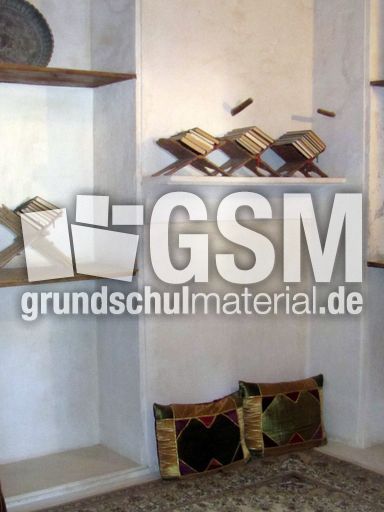 127 Bücherschrank.JPG